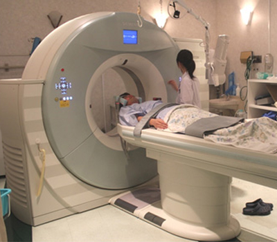 頭部MRI検査の写真